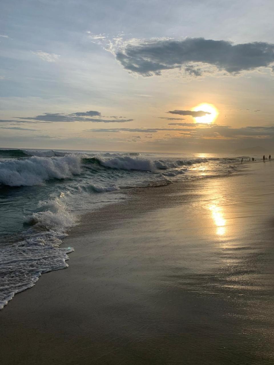 Lindo Apto No Melhor Lugar Da Barra Da Tijuca! Com Uma Vista De Tirar O Folego, Frente Para O Mar! Totalmente Equipado E Decorado Ao Lado Dos Melhores Hoteis E Quiosques Da Barra! Portaria 24H, Piscina, Sauna, Jacuzzi, Academia, Garagem, Wi-Fi, Lavan ريو دي جانيرو المظهر الخارجي الصورة