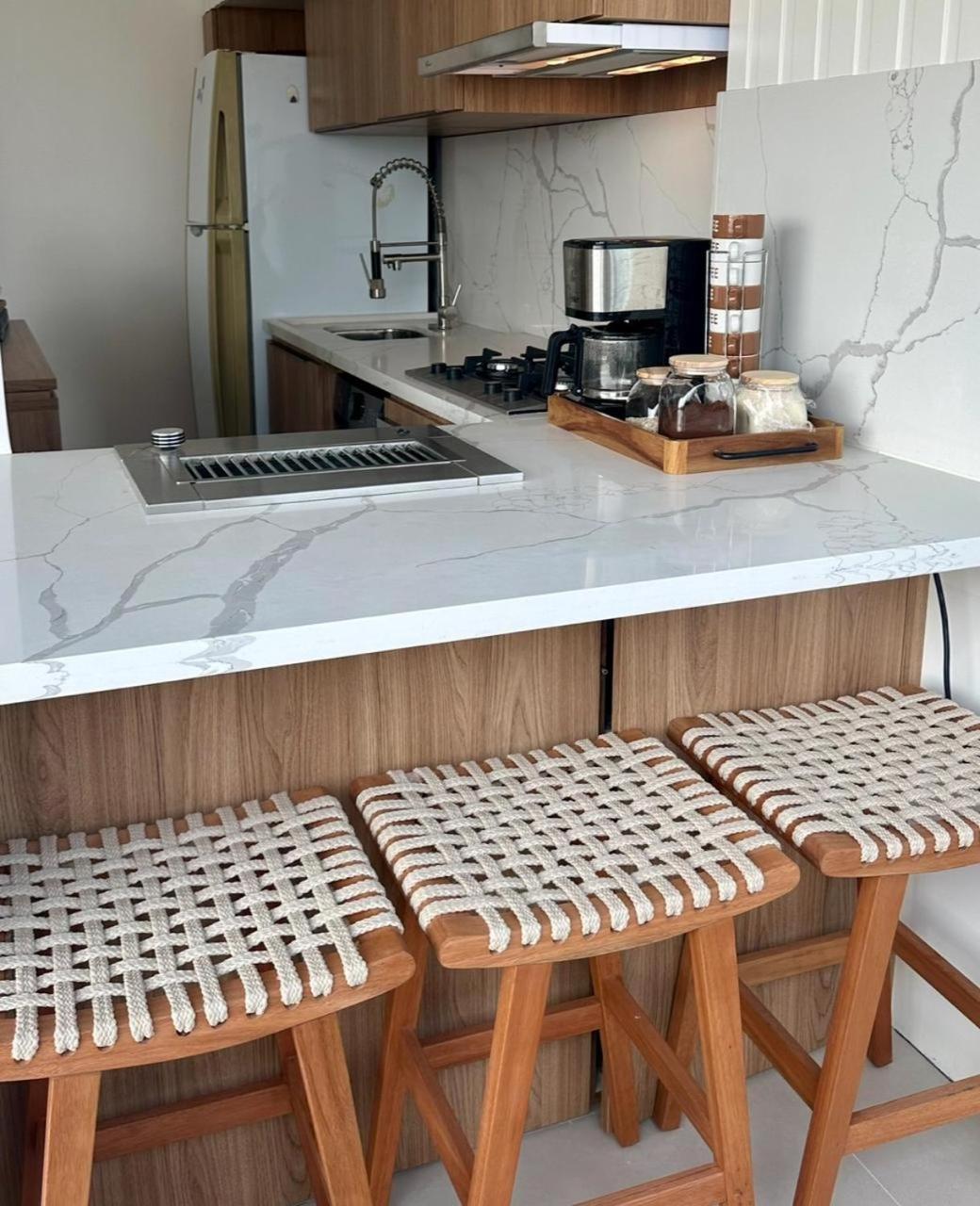 Lindo Apto No Melhor Lugar Da Barra Da Tijuca! Com Uma Vista De Tirar O Folego, Frente Para O Mar! Totalmente Equipado E Decorado Ao Lado Dos Melhores Hoteis E Quiosques Da Barra! Portaria 24H, Piscina, Sauna, Jacuzzi, Academia, Garagem, Wi-Fi, Lavan ريو دي جانيرو المظهر الخارجي الصورة