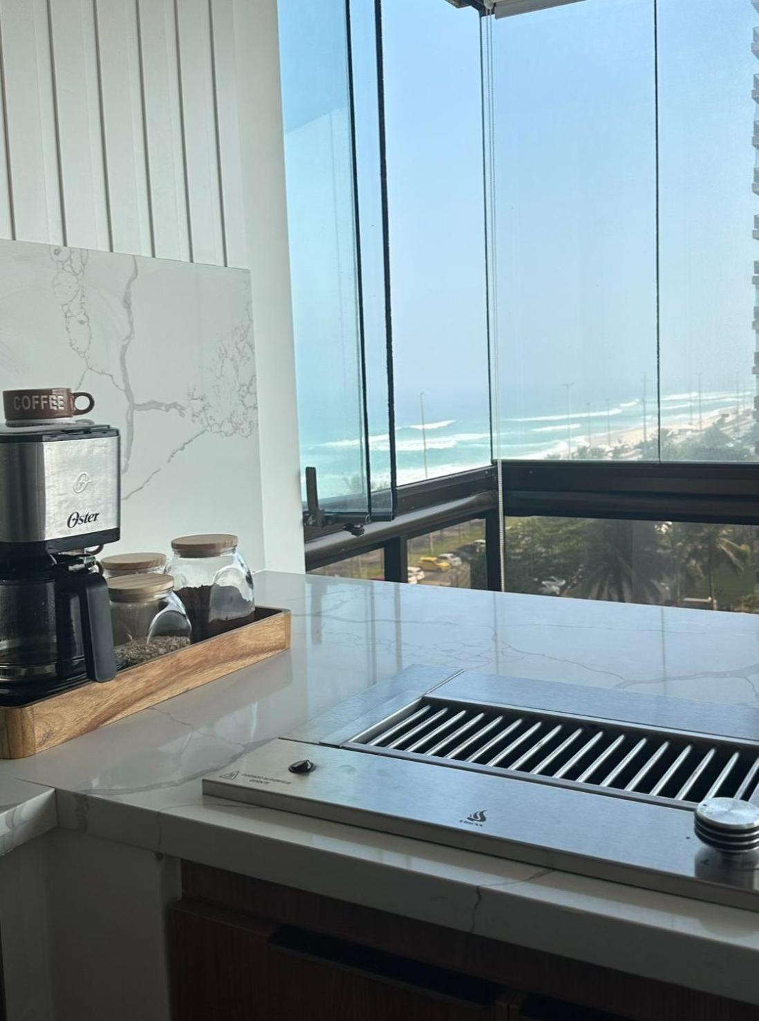Lindo Apto No Melhor Lugar Da Barra Da Tijuca! Com Uma Vista De Tirar O Folego, Frente Para O Mar! Totalmente Equipado E Decorado Ao Lado Dos Melhores Hoteis E Quiosques Da Barra! Portaria 24H, Piscina, Sauna, Jacuzzi, Academia, Garagem, Wi-Fi, Lavan ريو دي جانيرو المظهر الخارجي الصورة