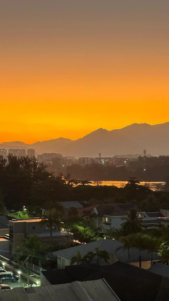 Lindo Apto No Melhor Lugar Da Barra Da Tijuca! Com Uma Vista De Tirar O Folego, Frente Para O Mar! Totalmente Equipado E Decorado Ao Lado Dos Melhores Hoteis E Quiosques Da Barra! Portaria 24H, Piscina, Sauna, Jacuzzi, Academia, Garagem, Wi-Fi, Lavan ريو دي جانيرو المظهر الخارجي الصورة