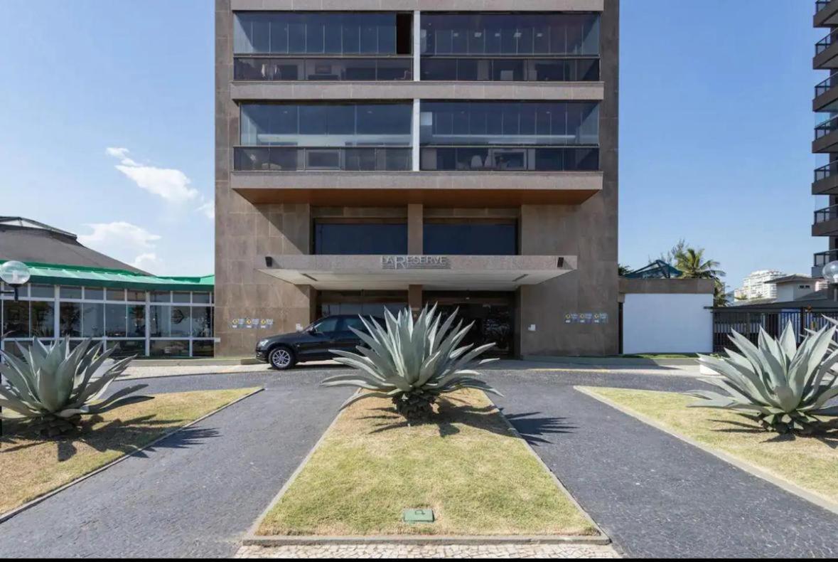 Lindo Apto No Melhor Lugar Da Barra Da Tijuca! Com Uma Vista De Tirar O Folego, Frente Para O Mar! Totalmente Equipado E Decorado Ao Lado Dos Melhores Hoteis E Quiosques Da Barra! Portaria 24H, Piscina, Sauna, Jacuzzi, Academia, Garagem, Wi-Fi, Lavan ريو دي جانيرو المظهر الخارجي الصورة