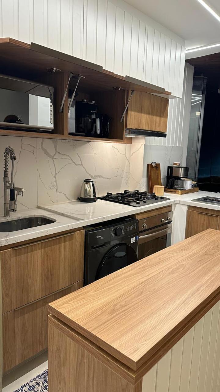 Lindo Apto No Melhor Lugar Da Barra Da Tijuca! Com Uma Vista De Tirar O Folego, Frente Para O Mar! Totalmente Equipado E Decorado Ao Lado Dos Melhores Hoteis E Quiosques Da Barra! Portaria 24H, Piscina, Sauna, Jacuzzi, Academia, Garagem, Wi-Fi, Lavan ريو دي جانيرو المظهر الخارجي الصورة